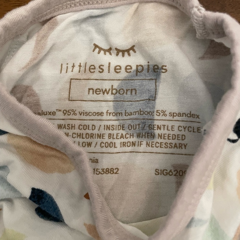 Patterned Kids One Piece - Picture 2 of 2